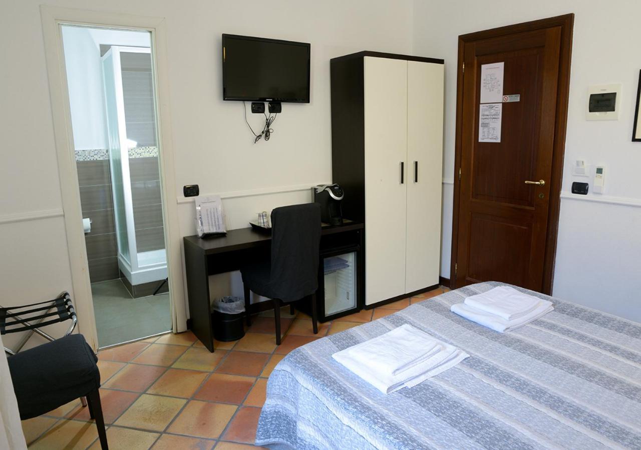 Gh Colosseum Rome Bagian luar foto
